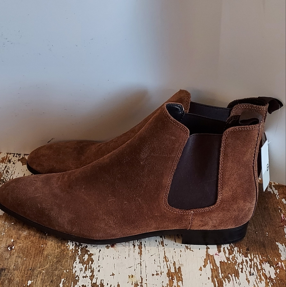 NWT BP Water Resistant Chelsa Boot Size